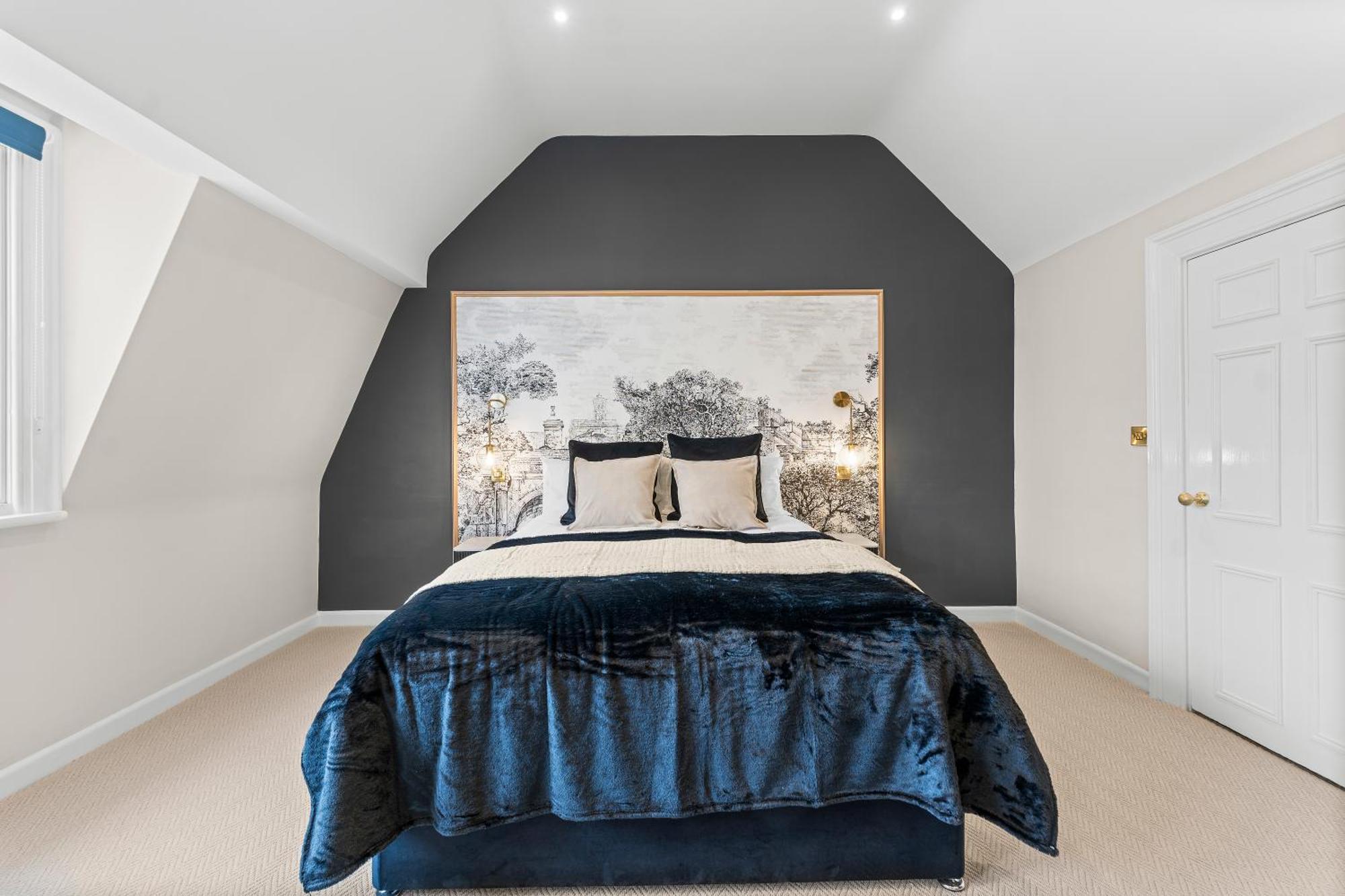 Baths Ultimate House Sleeps 40 Villa *