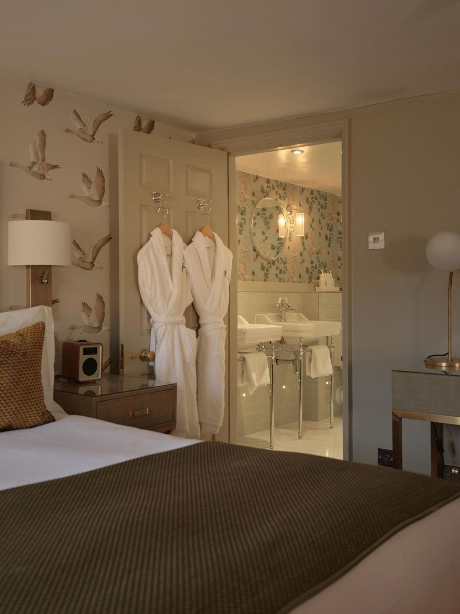 The Queensberry 4*