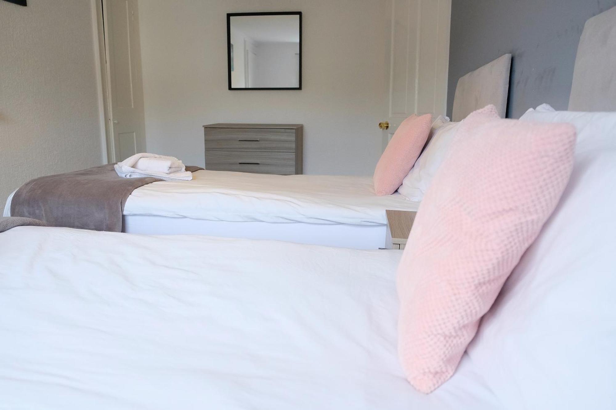Spacious Georgian 3bedroom Apartment, 5 Mins From Abbey * Bath