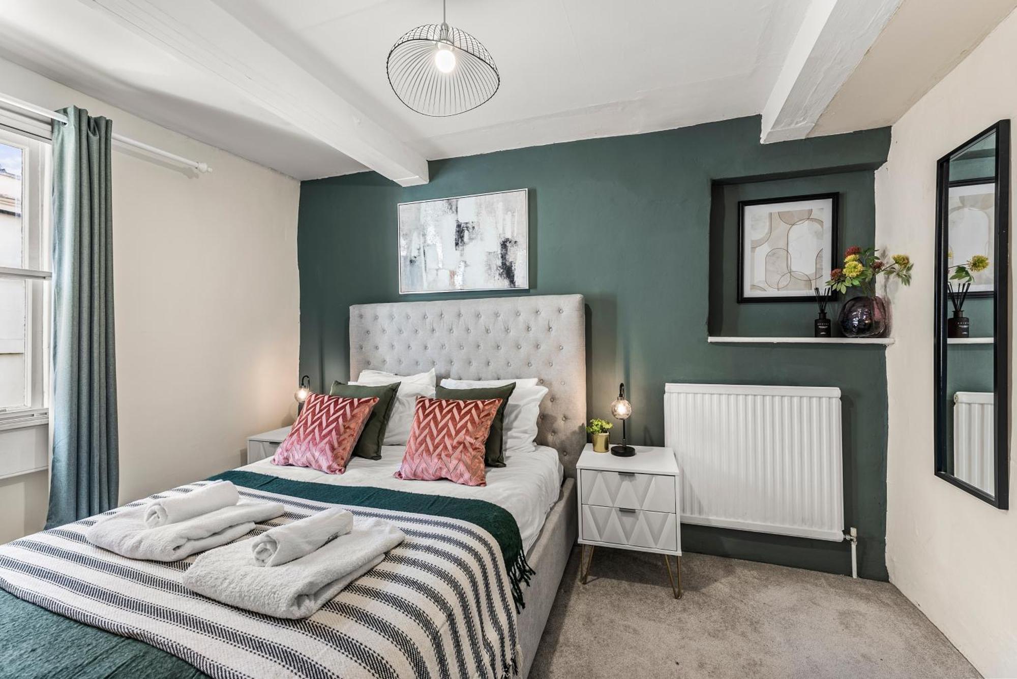 Georgian Townhouse In The Heart Of Bath