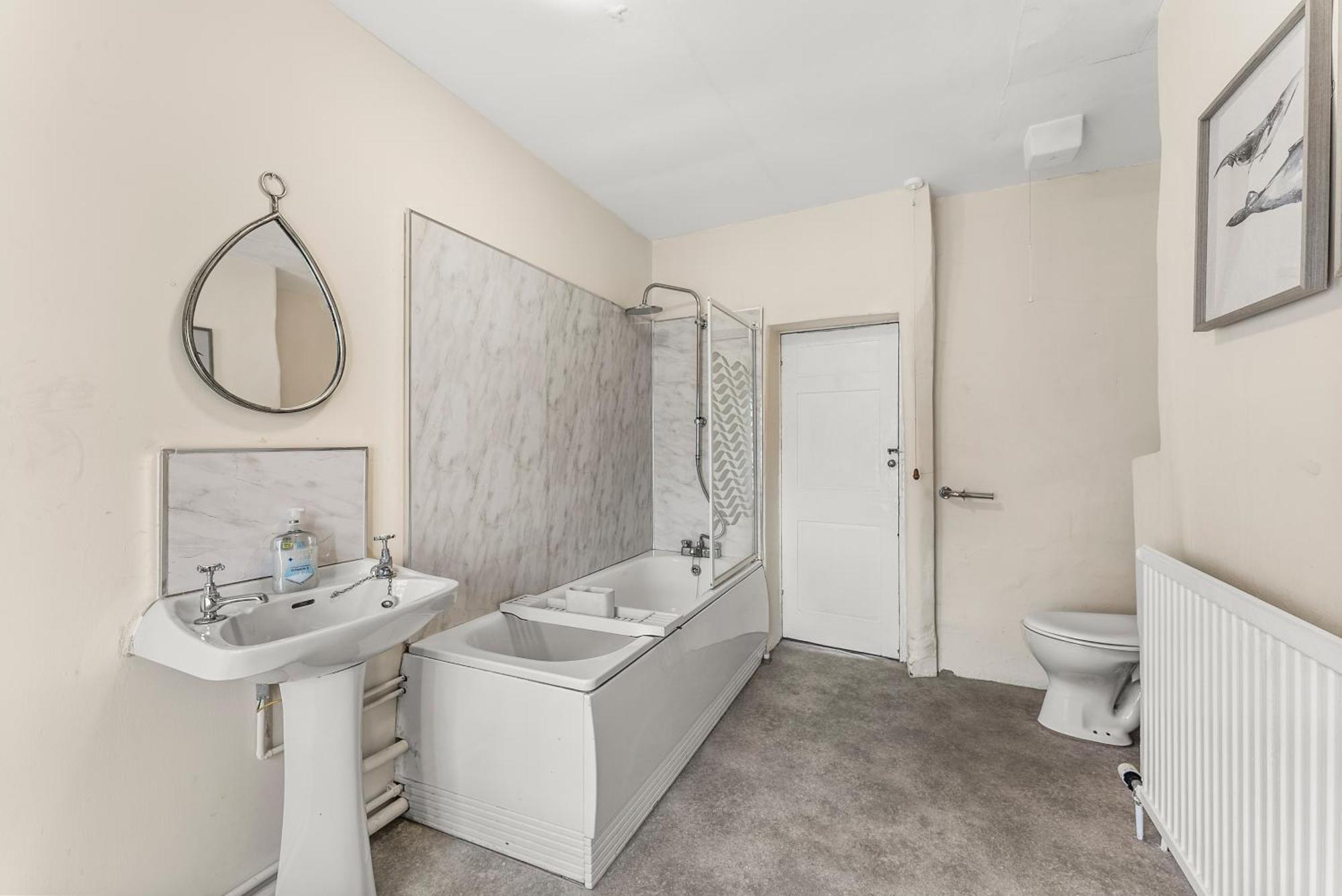 Georgian Townhouse In The Heart Of Bath