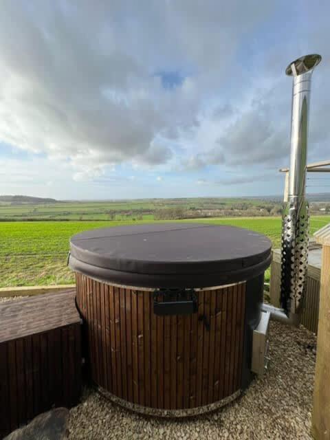 Contemporary Container With Hot Tub Holiday home Bath