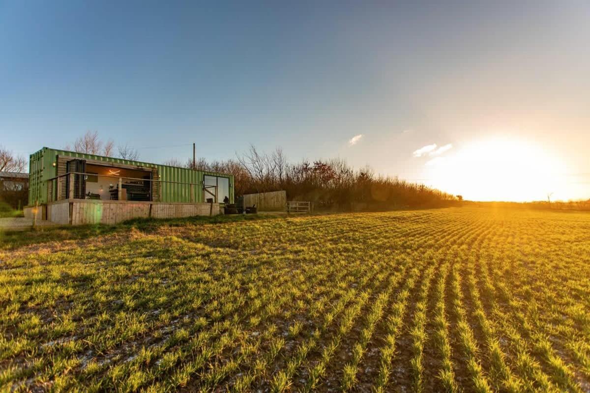 Contemporary Container With Hot Tub Holiday home Bath