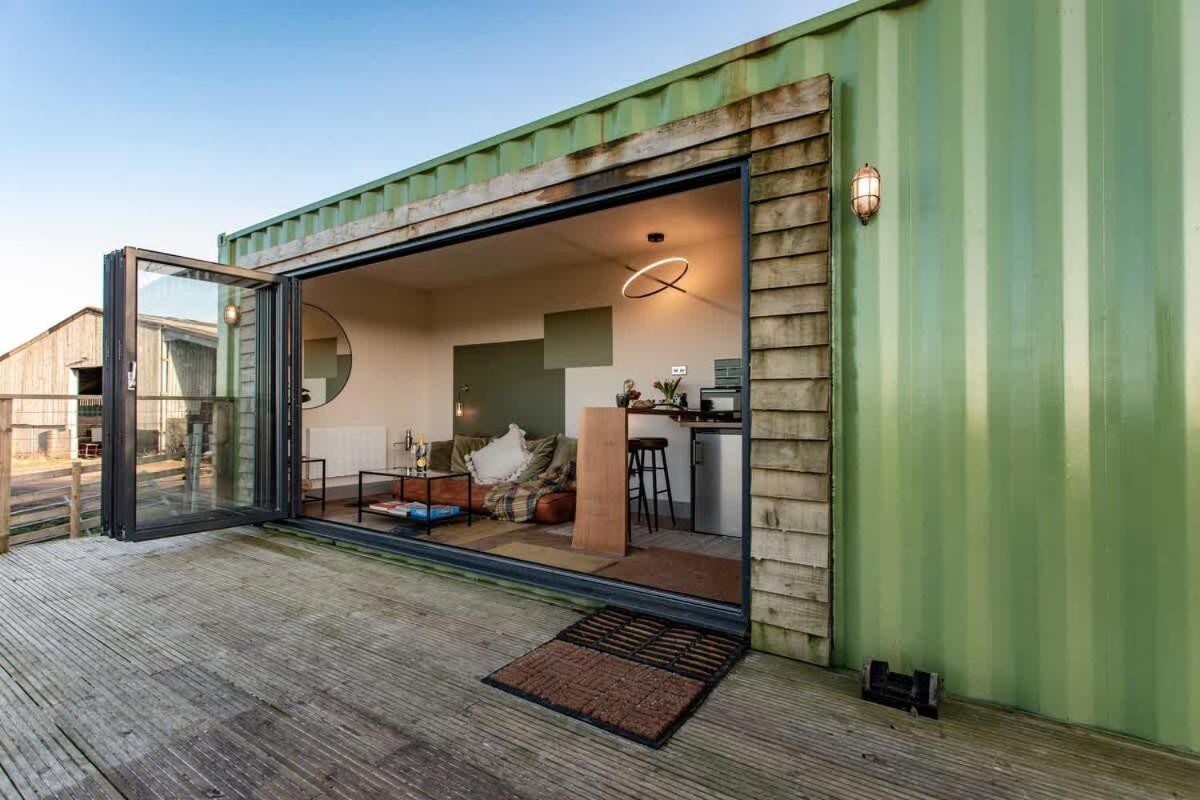 Contemporary Container With Hot Tub Holiday home Bath