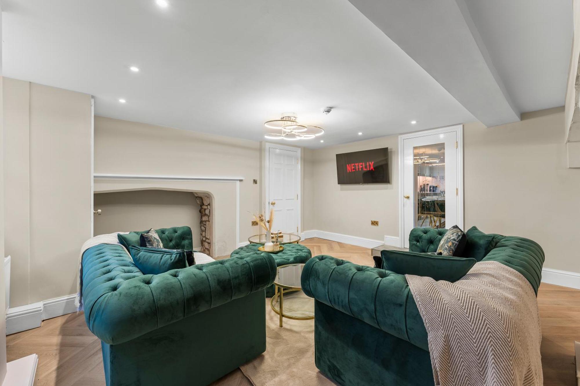 Apartment 5 Star Lux Abode In - Games *