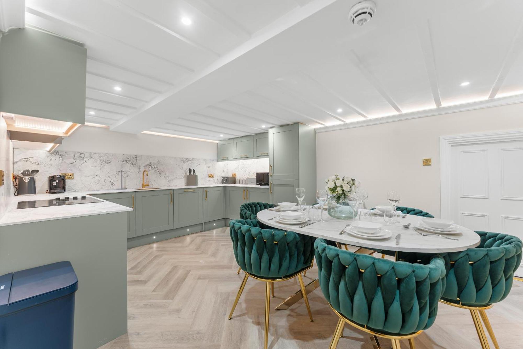 5 Star Lux Abode In - Games Bath