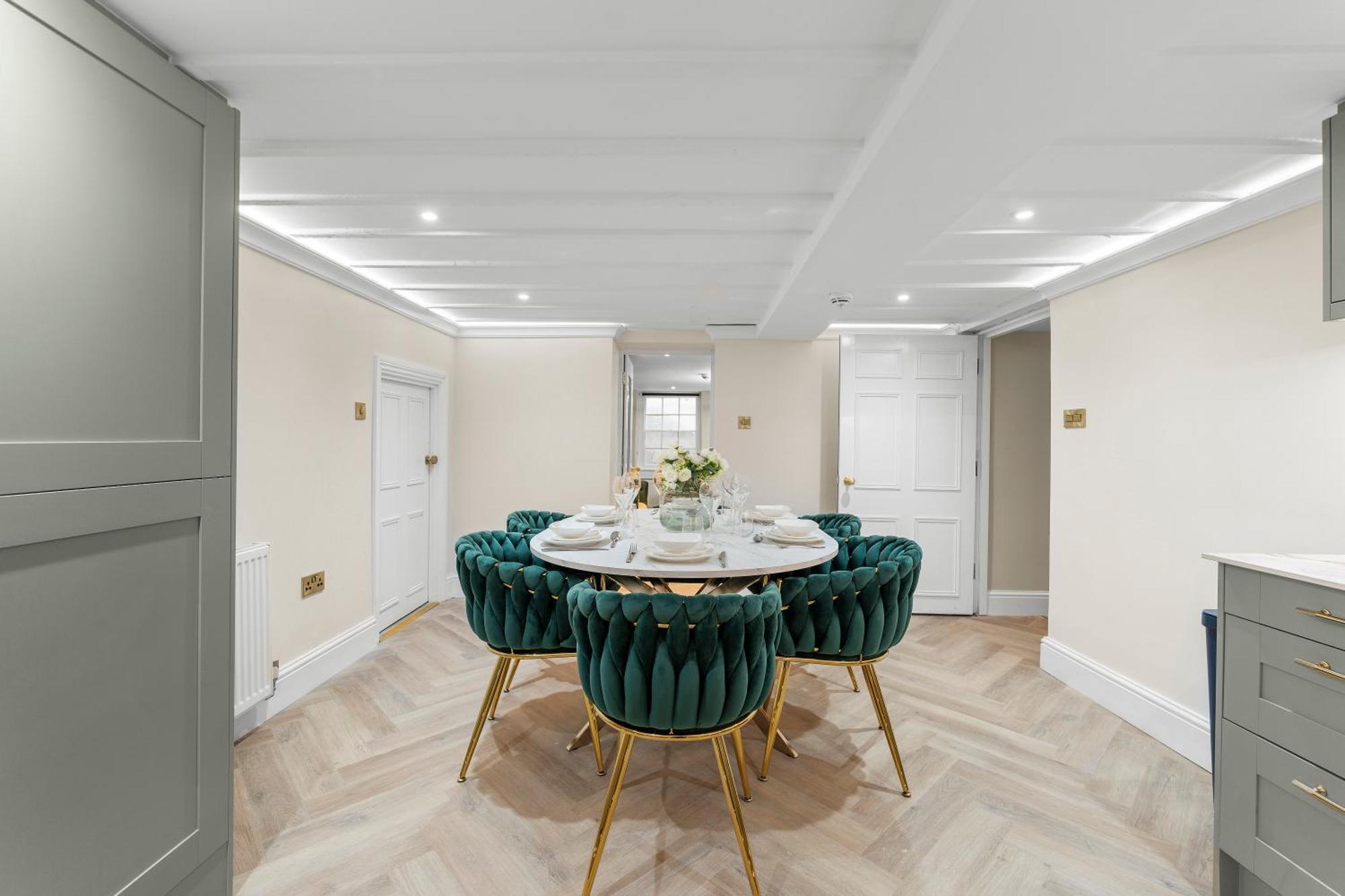 Apartment 5 Star Lux Abode In - Games Bath