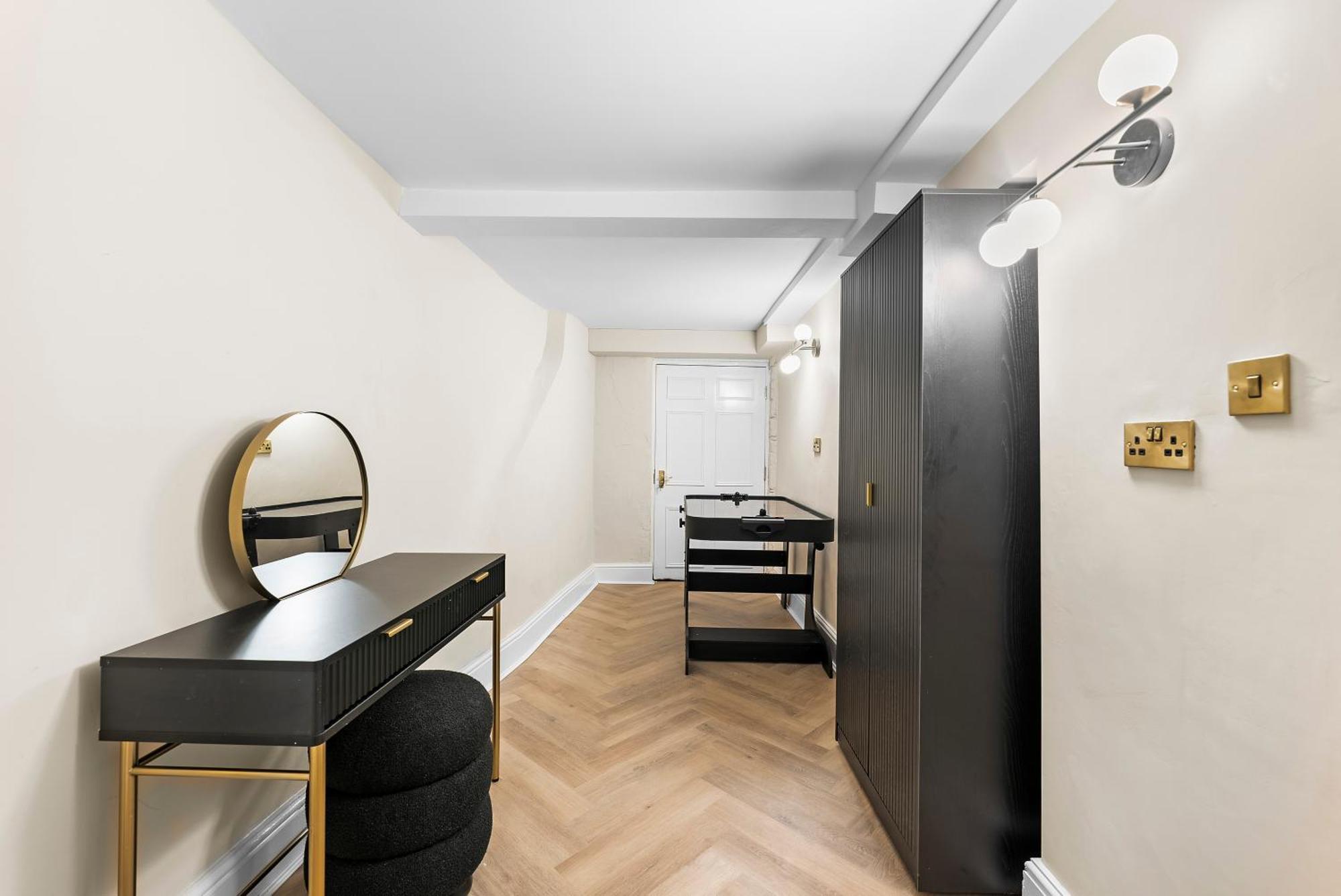 Apartment 5 Star Lux Abode In - Games *