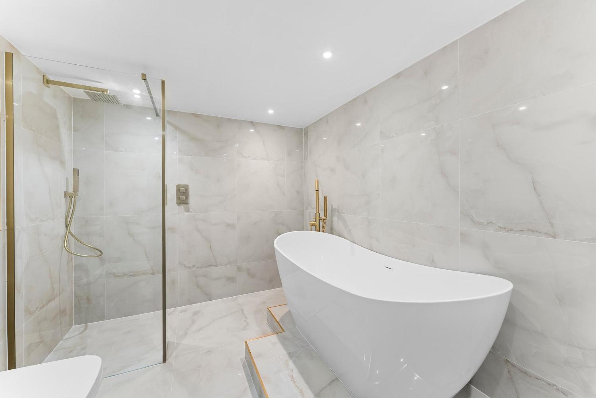 Apartment 5 Star Lux Abode In - Games Bath