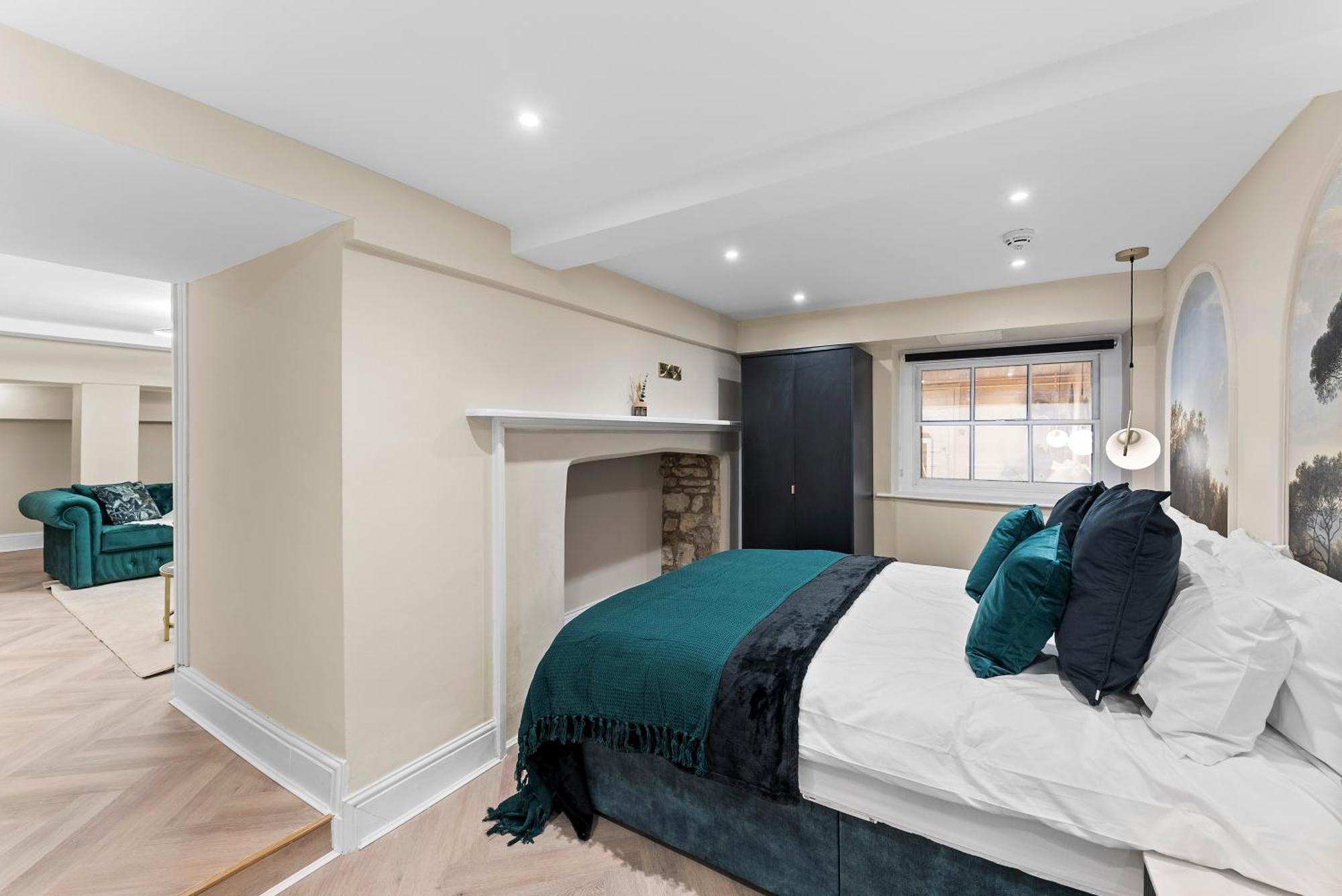 5 Star Lux Abode In - Games