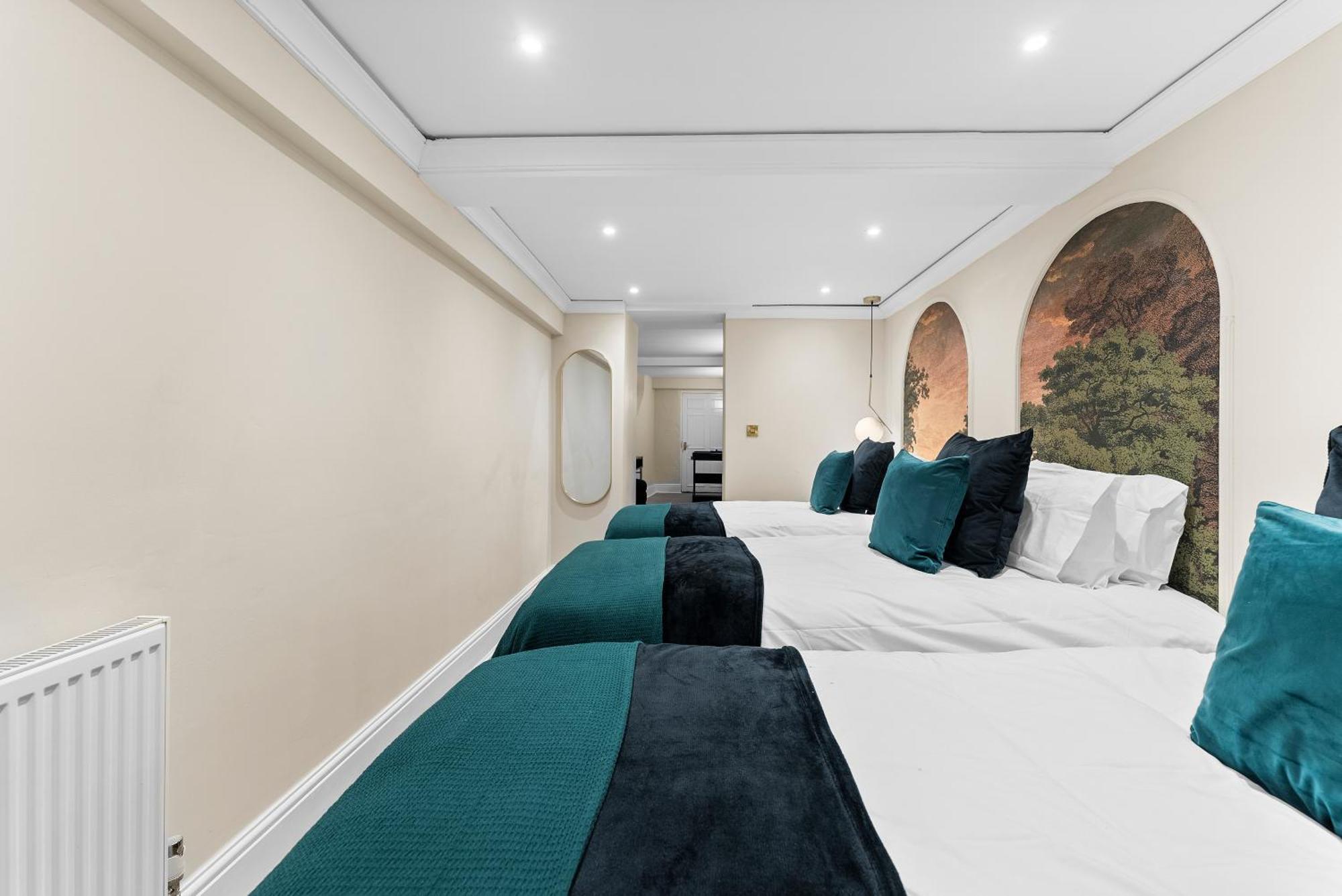 5 Star Lux Abode In - Games