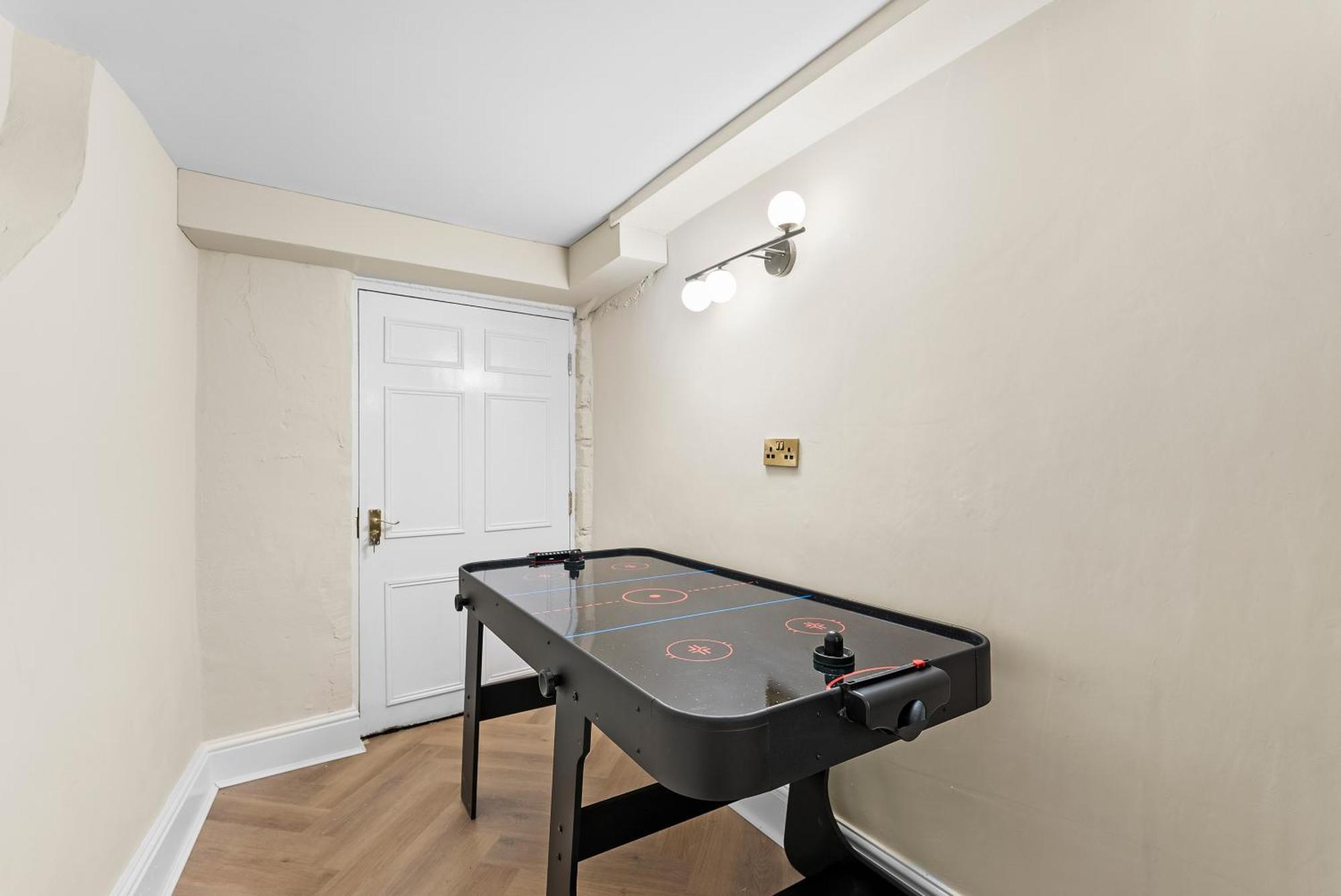 5 Star Lux Abode In - Games *