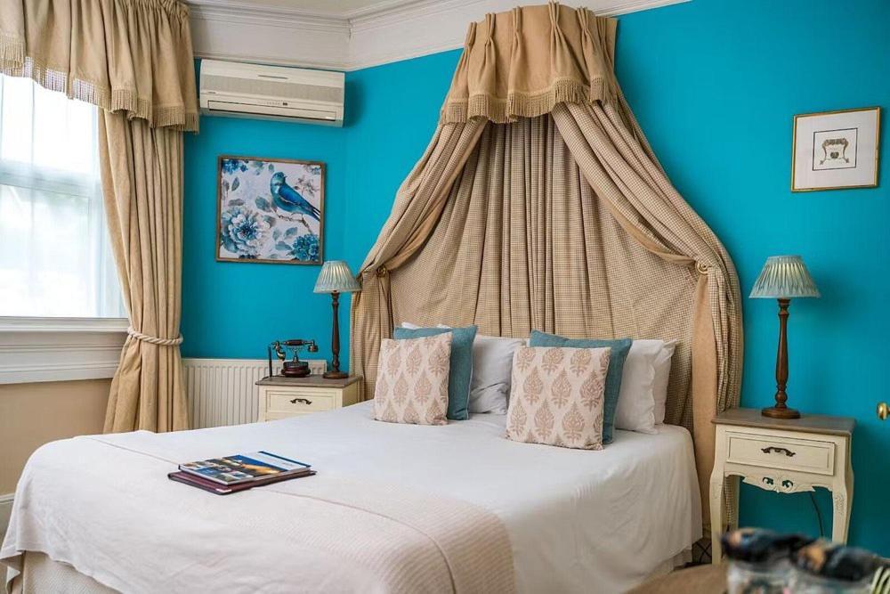 Oldfields House 4*