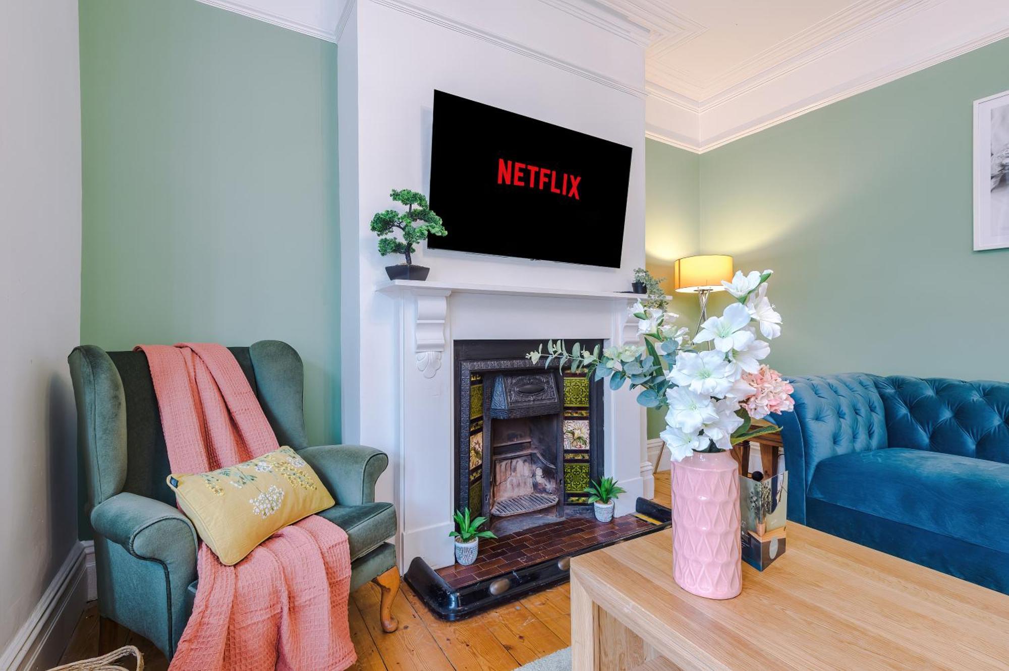 Purestay Bath: Five-bedroom House With Parking