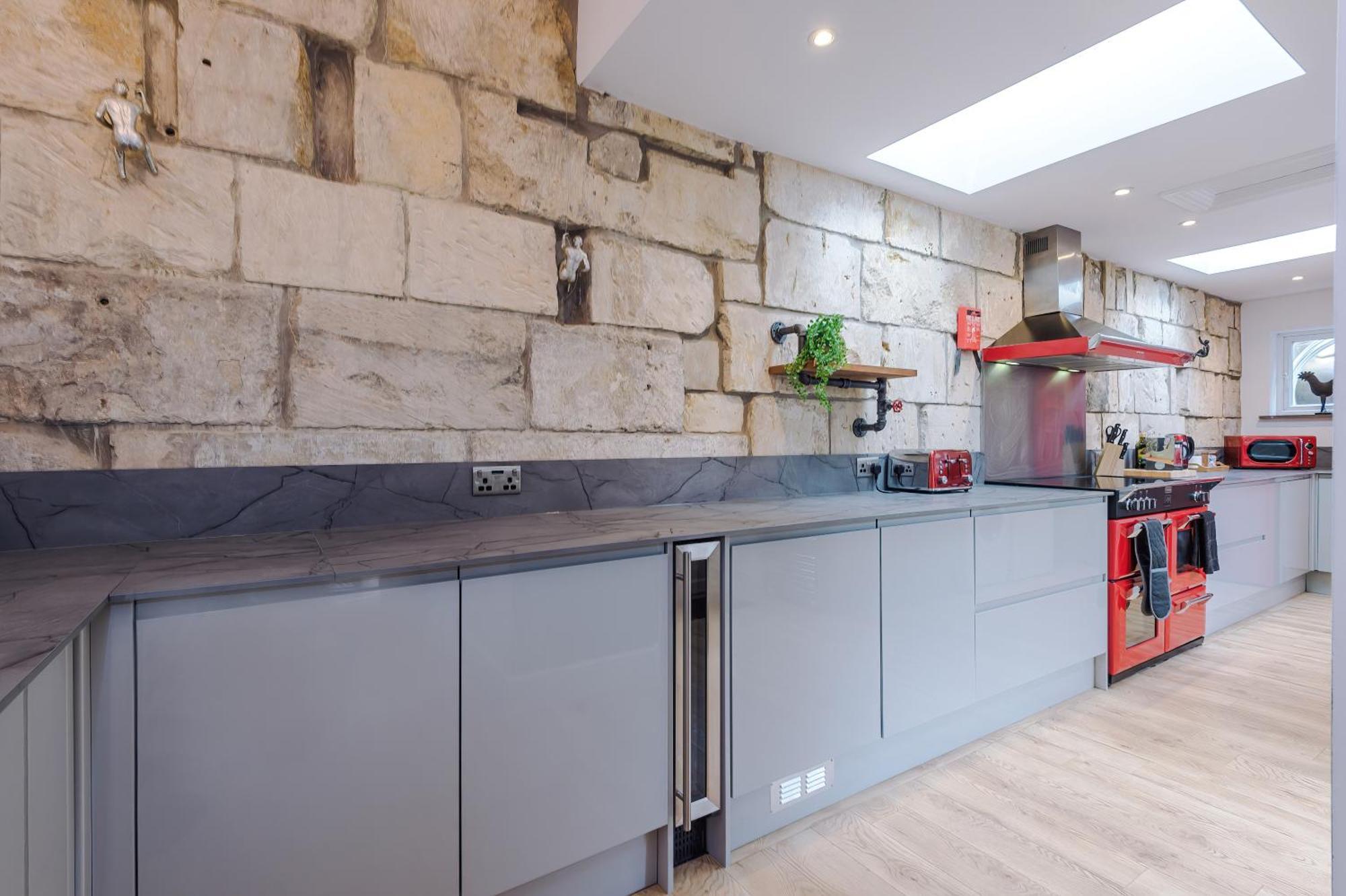 Purestay Bath: Five-bedroom House With Parking Holiday home *