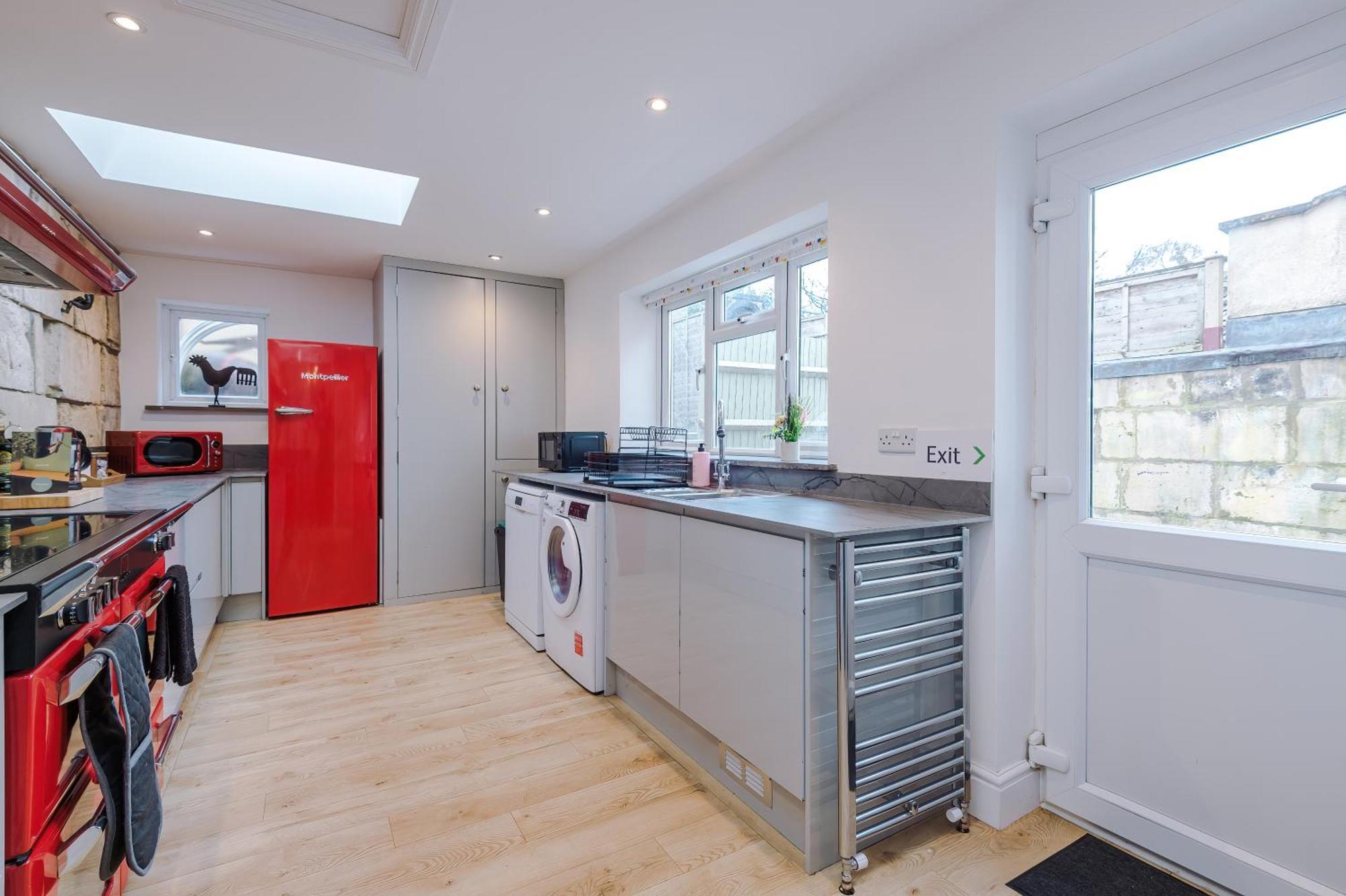 Purestay Bath: Five-bedroom House With Parking Holiday home Bath