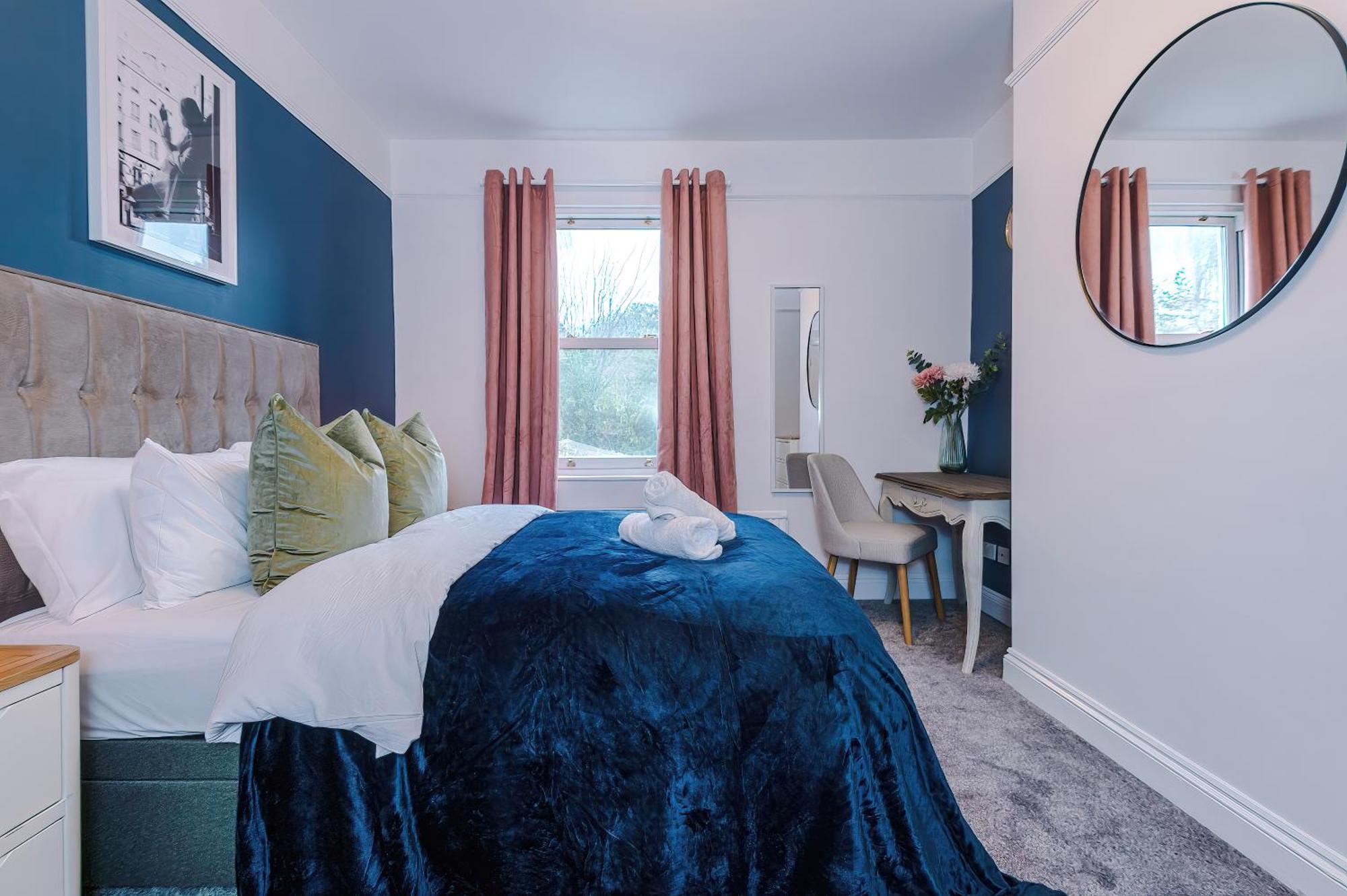 Purestay Bath: Five-bedroom House With Parking