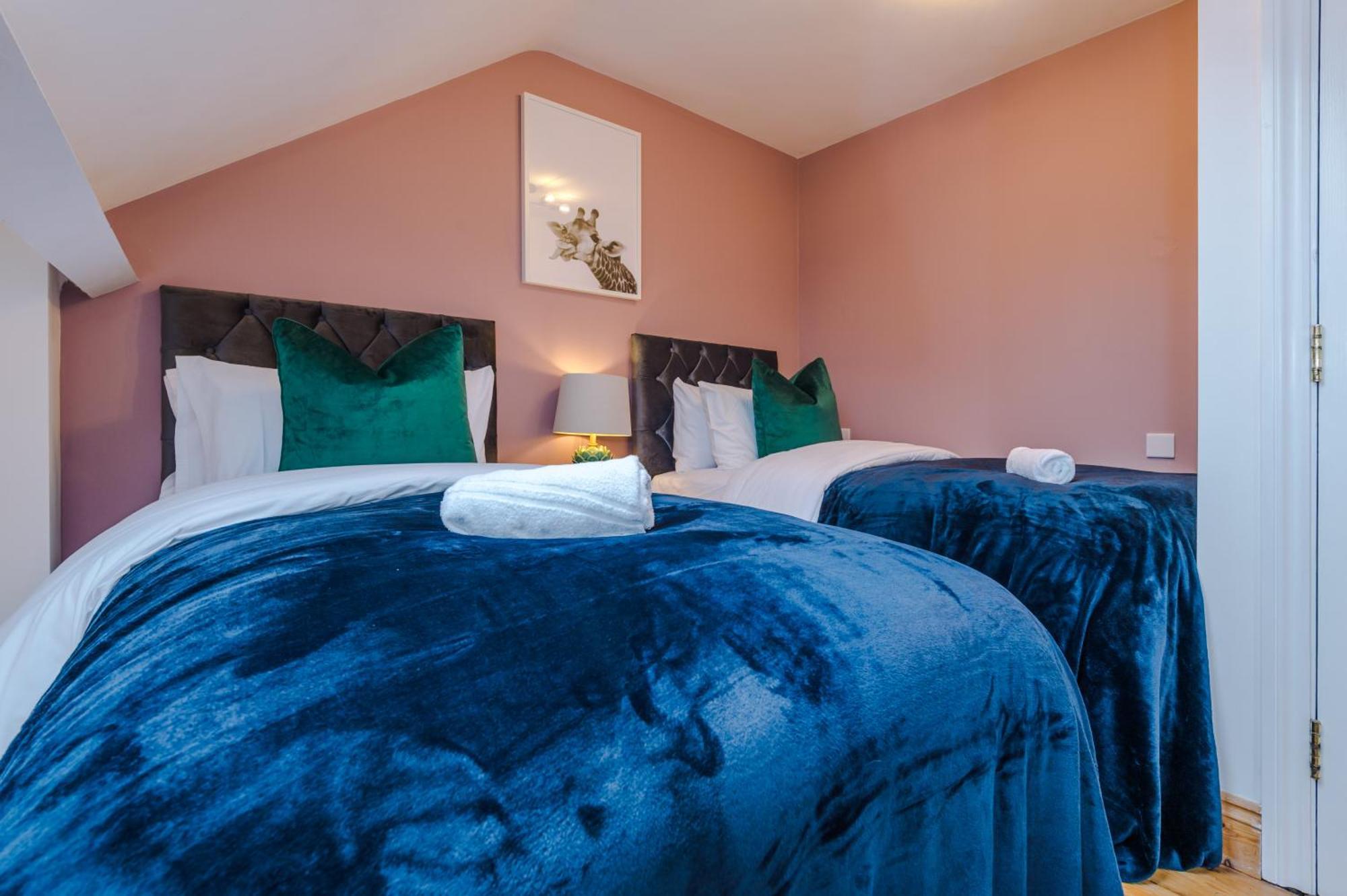 Purestay Bath: Five-bedroom House With Parking Holiday home