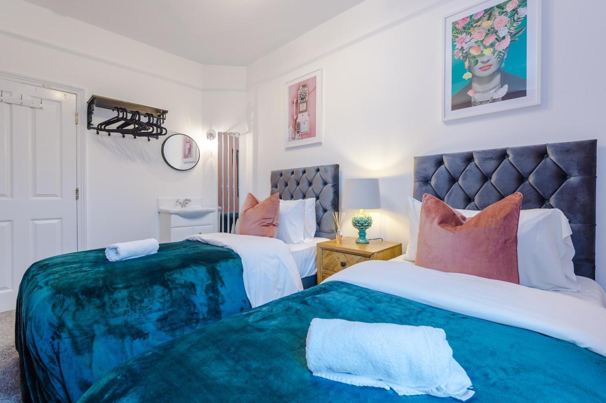 Purestay Bath: Five-bedroom House With Parking *