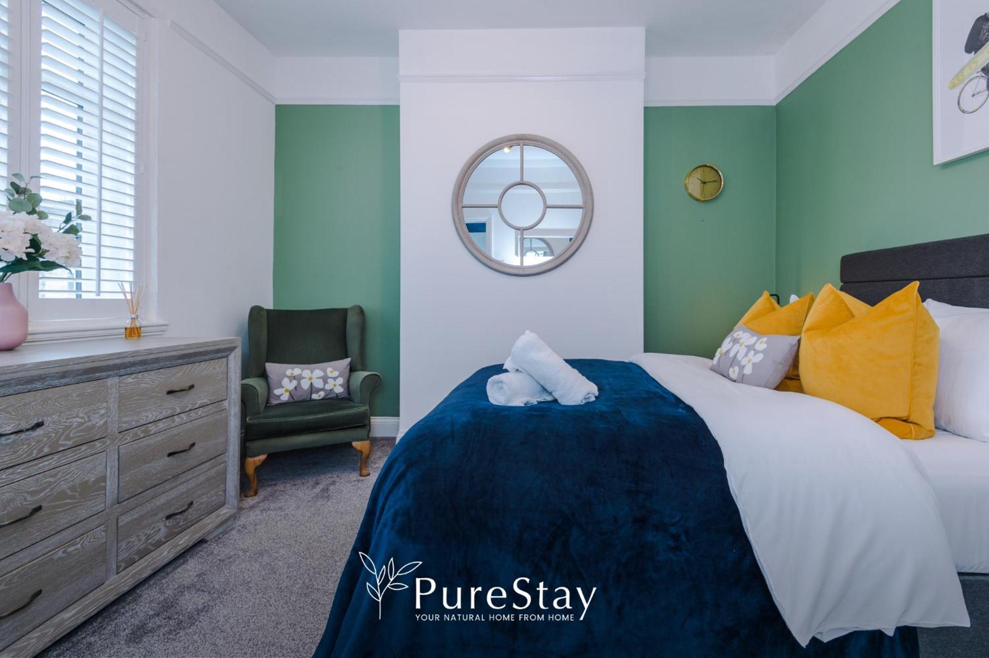 Purestay Bath: Five-bedroom House With Parking Holiday home Bath