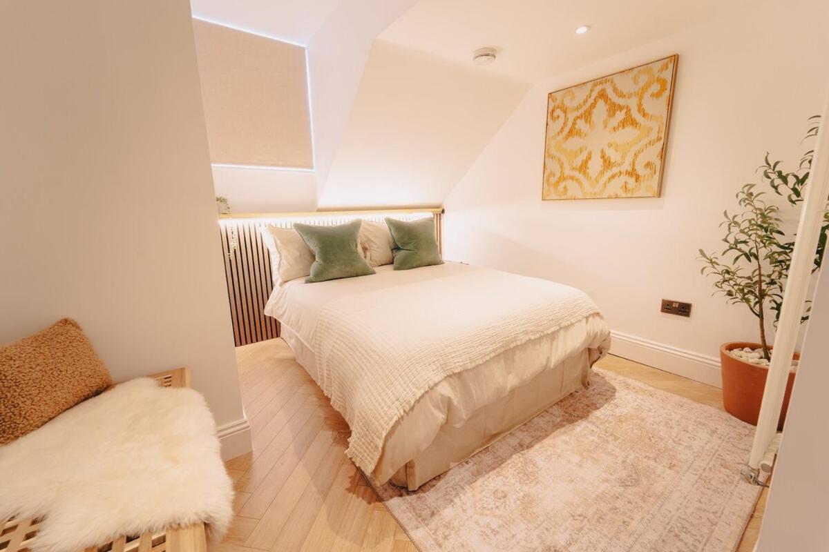 Elegant Hideaway Centre,1 Bed Flat, 3rd Floor * Bath