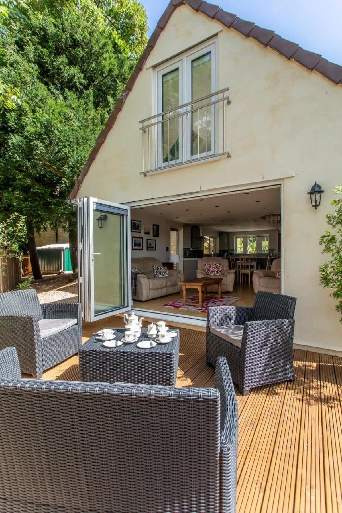 Abbey Rectory - With Private Parking Holiday home *