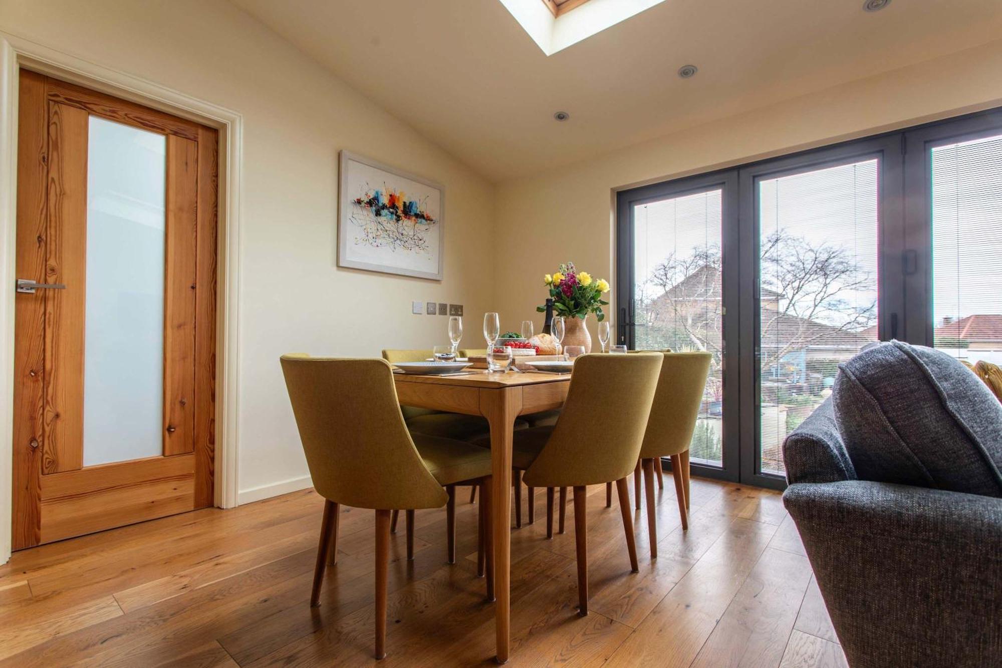 Holiday home Haven With Free Parking
