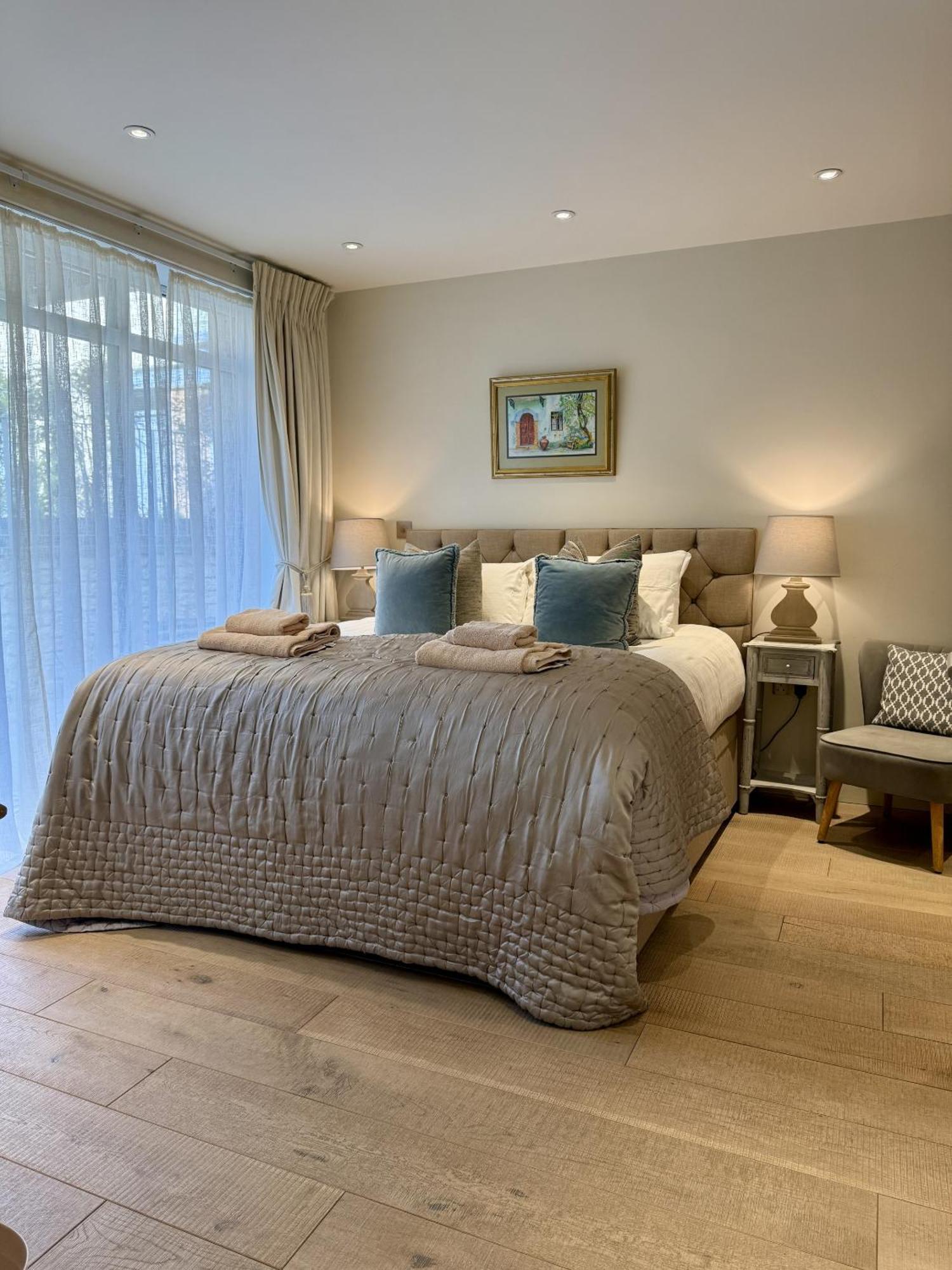 Apartment Walcot Yard With Parking, Keys Bath