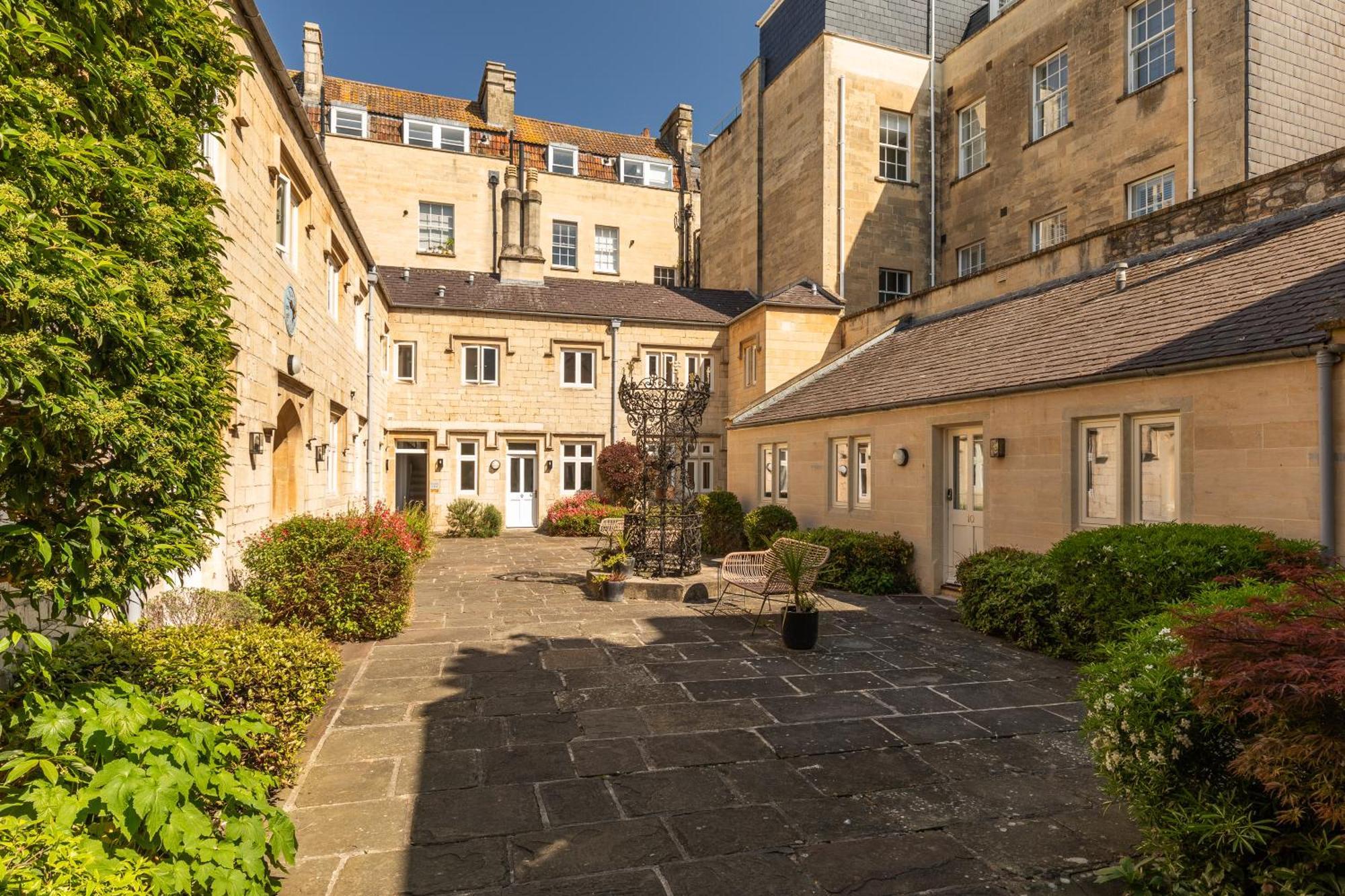 Apartment St Catherine's Hospital - Curated Bath
