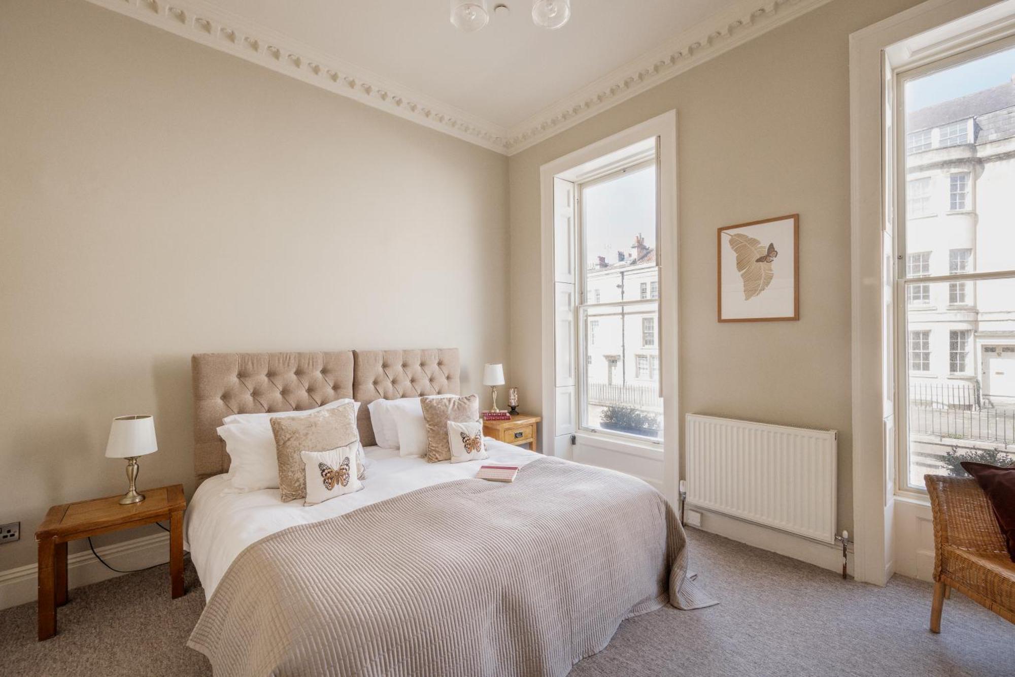 Luxury Georgian Duplex In Apartment *