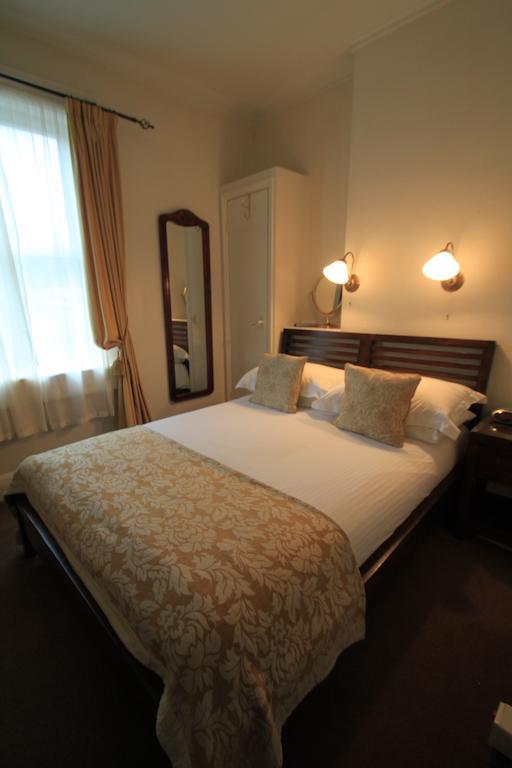 Guest house Crescent 4*