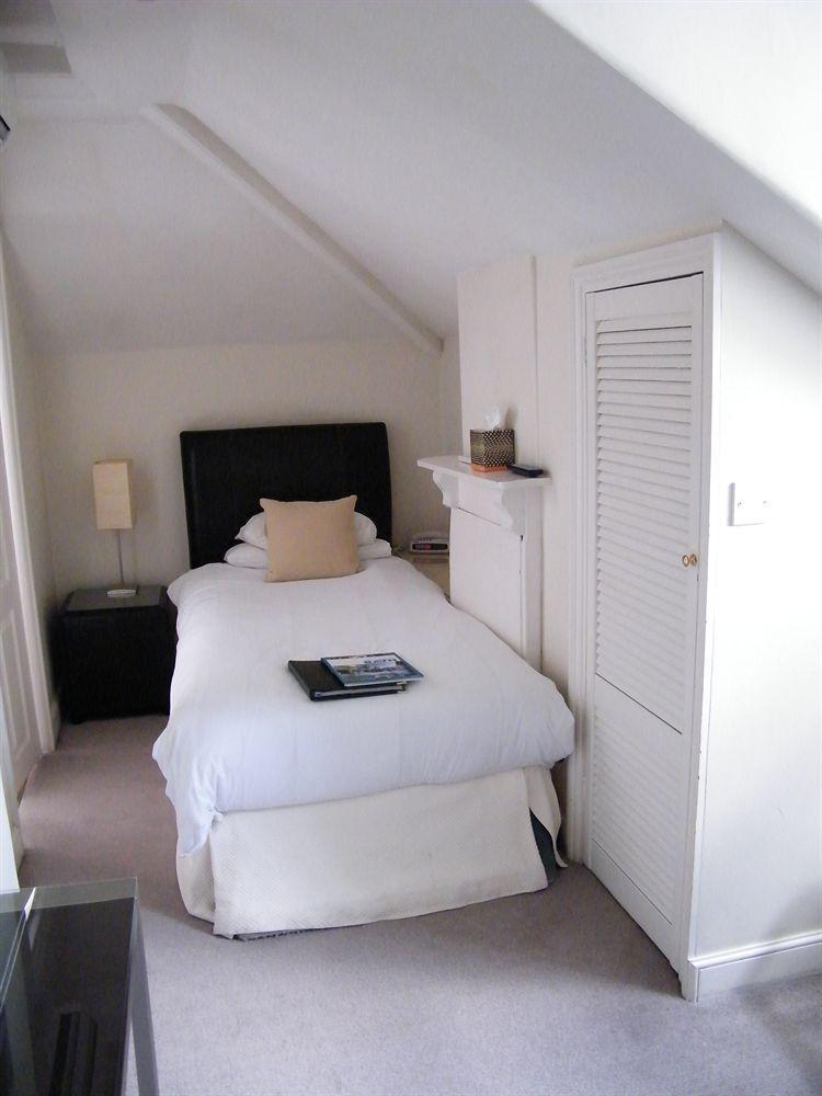 Oldfields House 4*