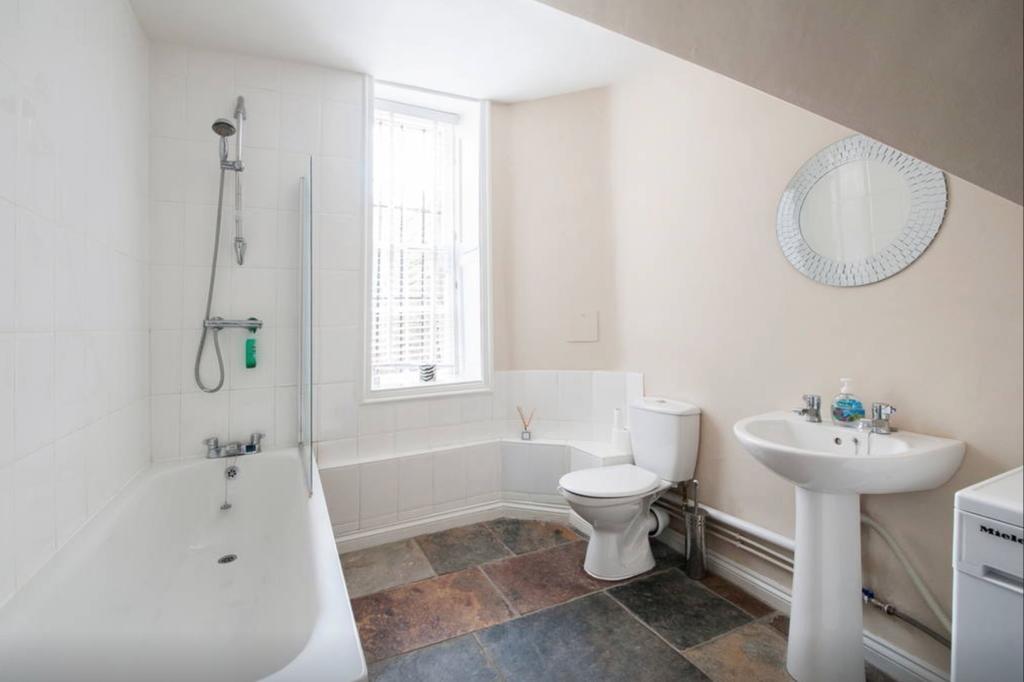 Victorian Annexe - * Bath