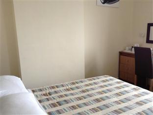 Hotel Midway Place