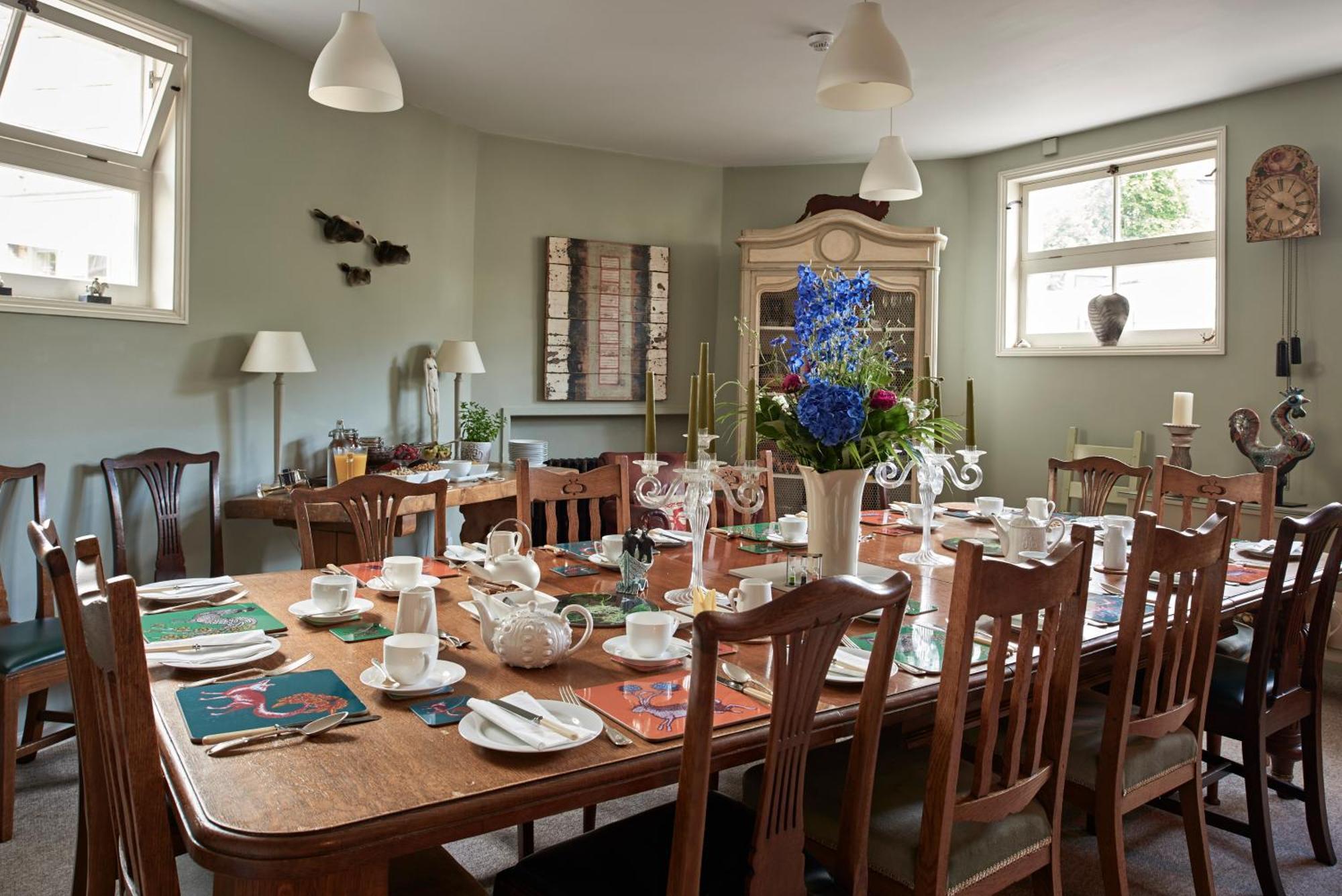 Hill House 4*