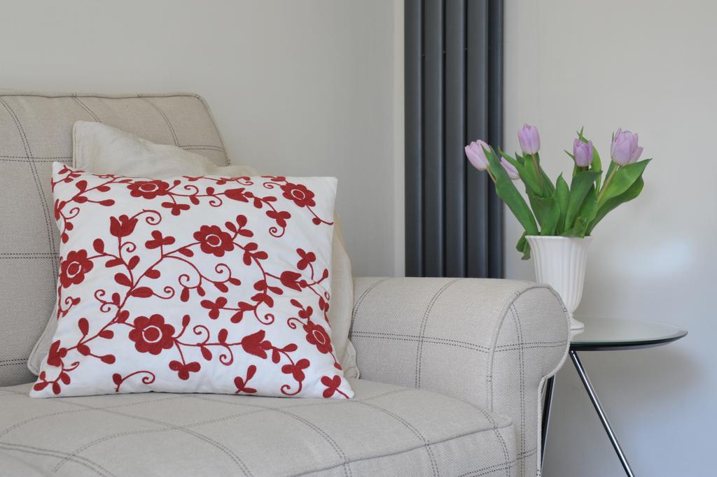 Kensington Court Apartment