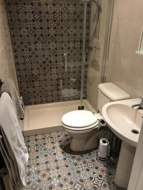 Georgian At Thomas Street Double Bedroom And Two Single Trundle Beds Apartment Bath