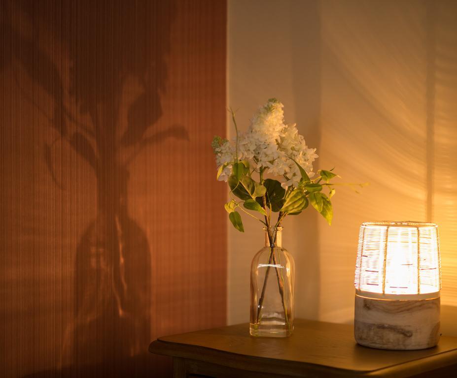 Willoughby Apartment *