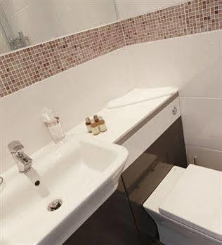 Brindleys Guest house 4*