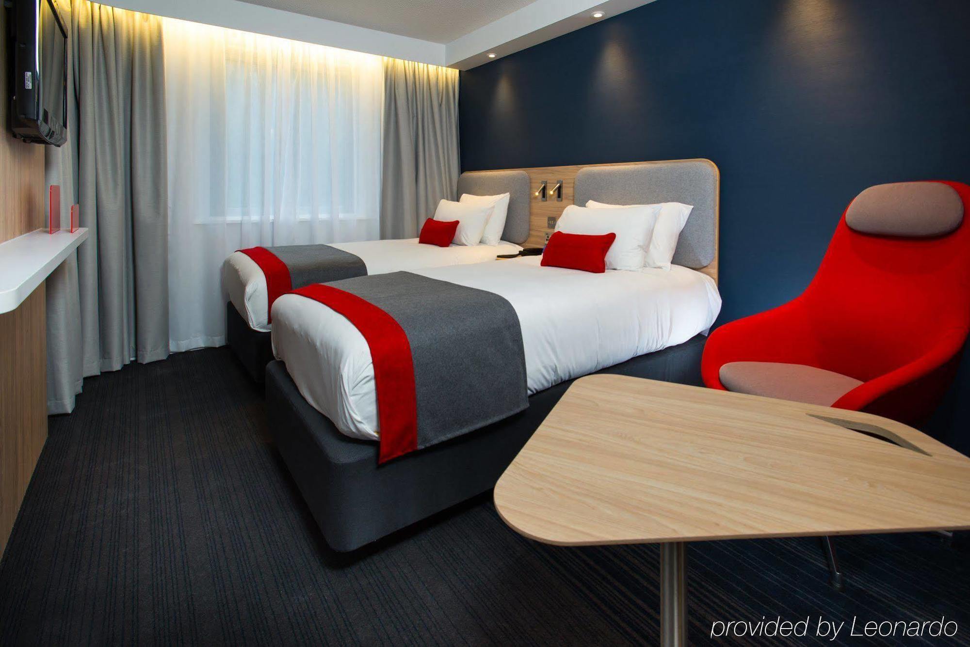 Express By Ihg 3* Bath