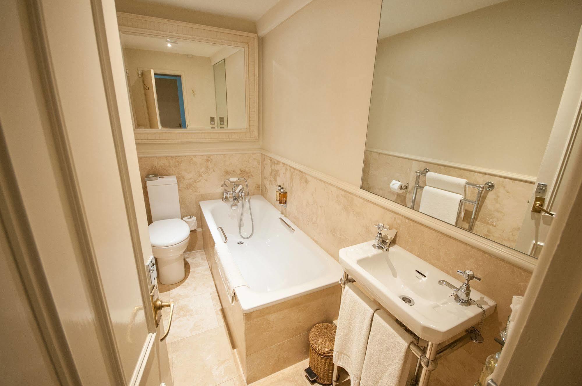 Apsley House Bed & Breakfast