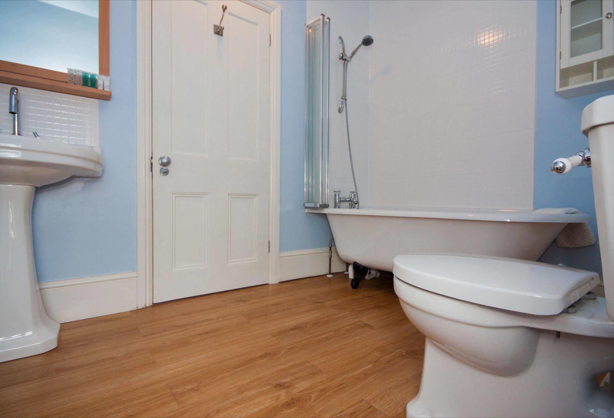 Guest house Hawkins Of Bath