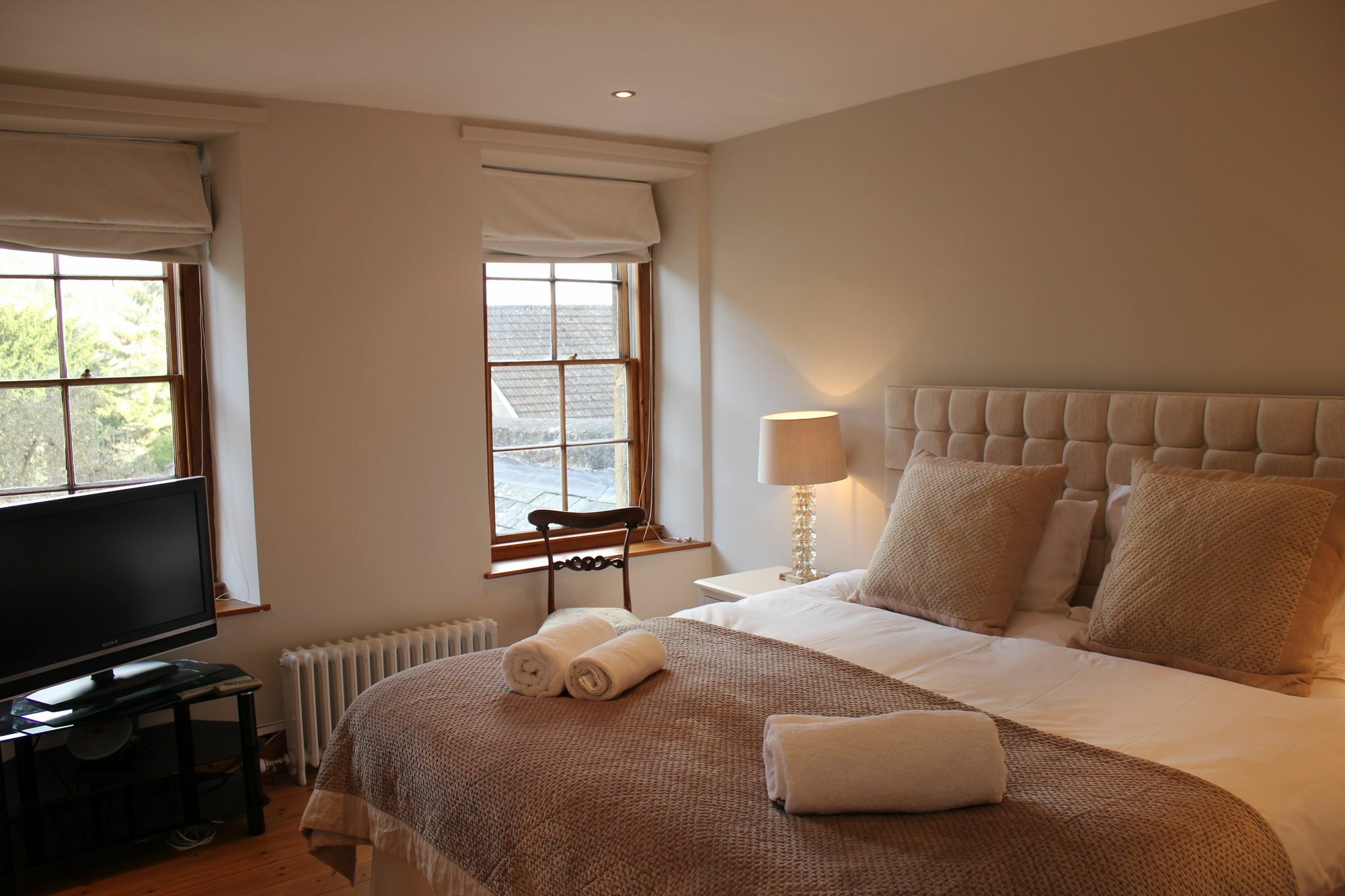 Berkeley Coach House Bath