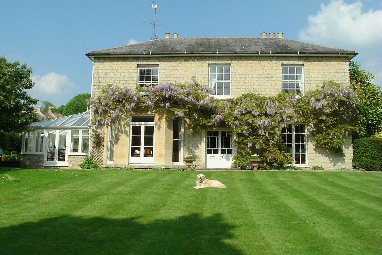 The At Weston Lawn Bed & Breakfast