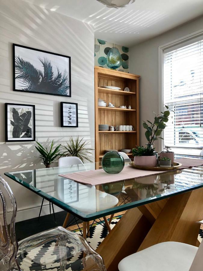Stylish Property, Off Street Parking,pet Friendly * Bath