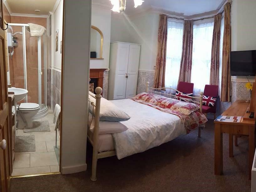 Guest house White