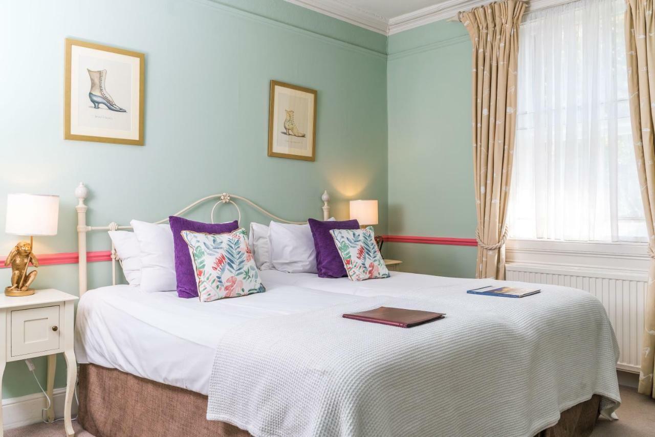 Oldfields House Bed & Breakfast Bath