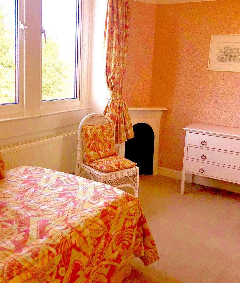 Lauras Townhouse Dressmakers Salon *