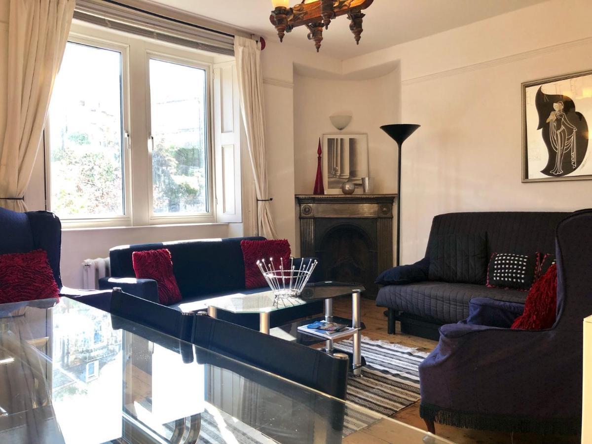 Lauras Townhouse Dressmakers Salon Apartment