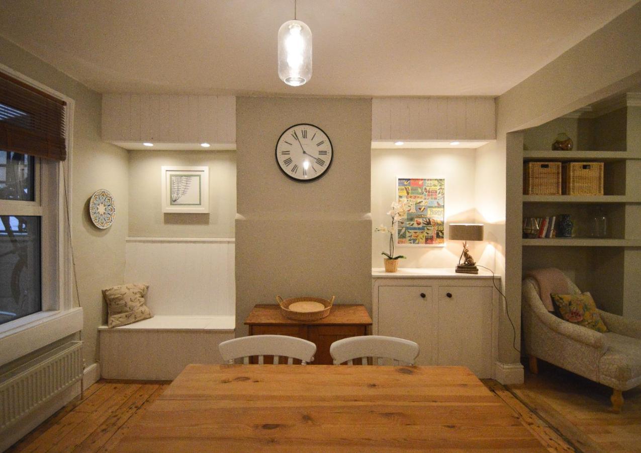 Holiday home Characterful 15 Minute Walk To